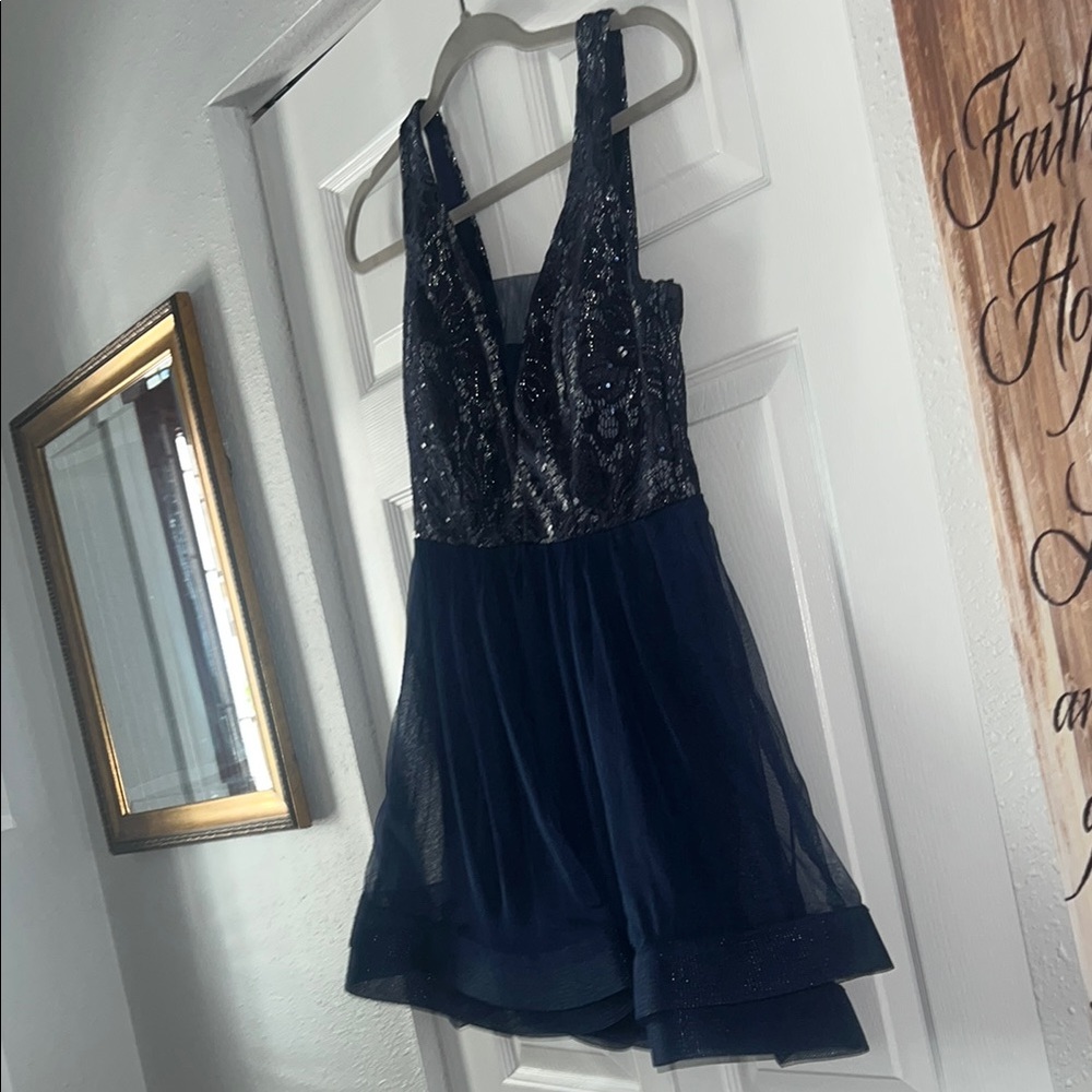 Elegant Navy Blue Sleeveless Dress. 3